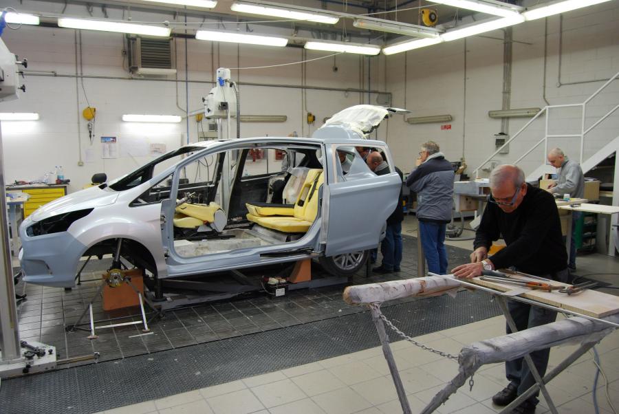 Ford B-Max 2011 года  (фото 2 из 28)